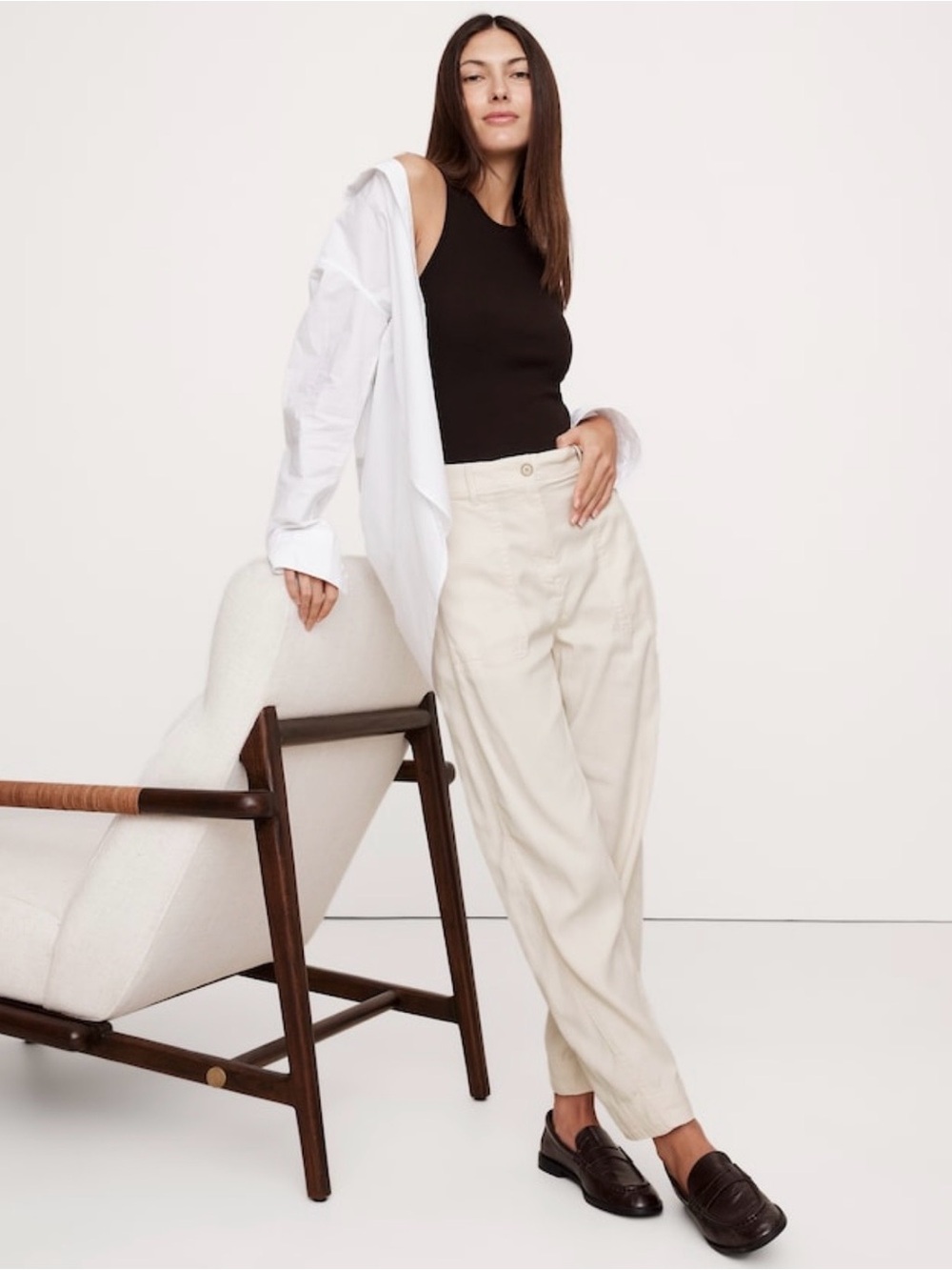 NWT- Banana Republic Super Soft Soma High-Rise Barrel Pant, Extra Small